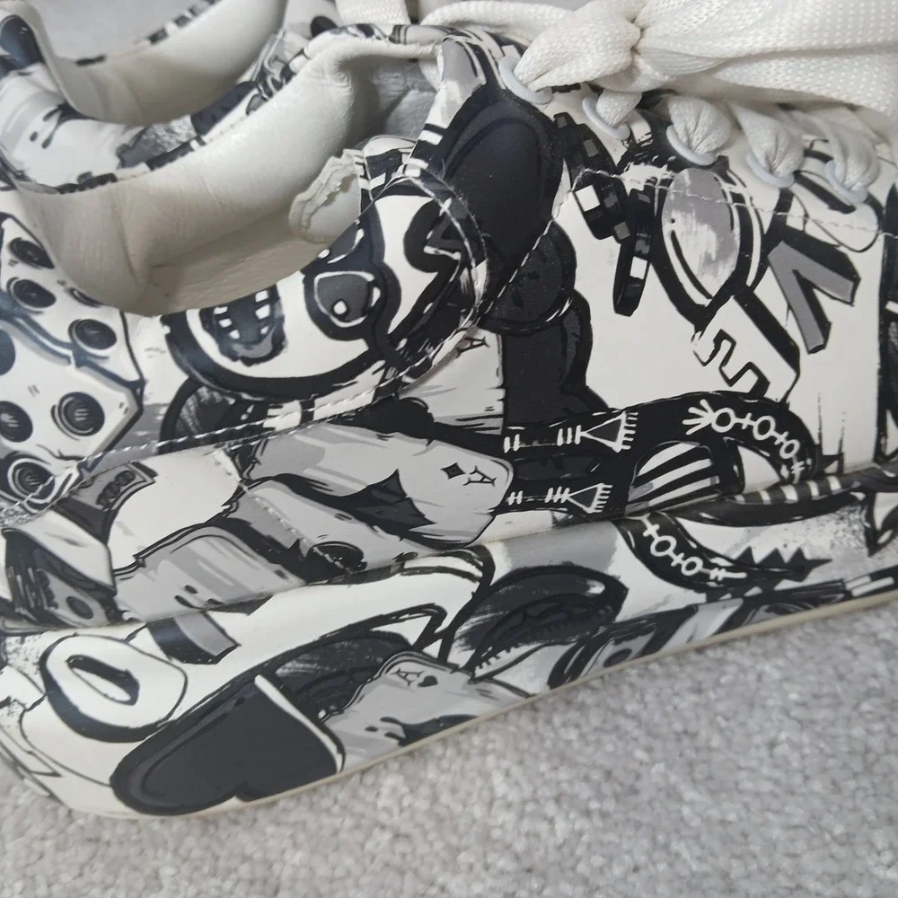Funky Sneaker Graphics Women's 8.5 Black White Gray Love Card Heart LaceUp